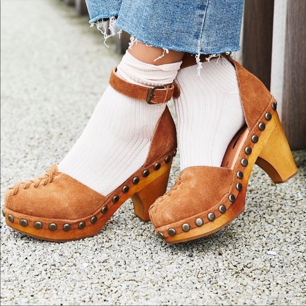 Jeffrey Campbell by Free People Suede Clogs SZ 8